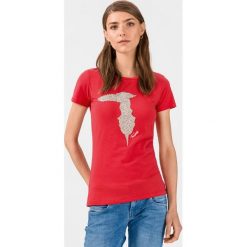 Trussardi Jeans Poppy Koszulka Czerwony. Czerwone koszulki damskie Trussardi Jeans, l, z aplikacjami, z elastanu, bez kołnierzyka. Za 269,95 zł.