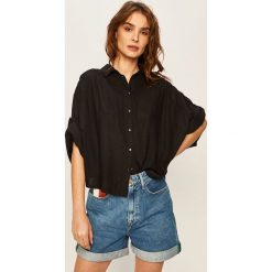 Vero Moda - Koszula. Czarne bluzki damskie Vero Moda, na co dzień, s, bez wzorów, z wiskozy, klasyczne, z klasycznym kołnierzykiem, z krótkim rękawem. Za 149,90 zł.