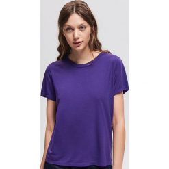 T-shirt basic - Fioletowy. Fioletowe t-shirty męskie marki Reserved, s. W wyprzedaży za 14,99 zł.