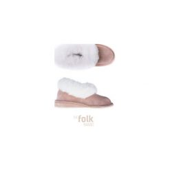 THE SHOES NO. 4 KAPCIE ZE SKÓRY OWCZEJ TYPU EMU. Brązowe kapcie damskie marki The folk brand, ze skóry. Za 79,00 zł.