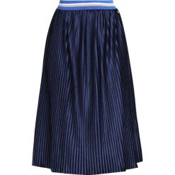 Rich & Royal SKIRT Spódnica trapezowa deep blue. Niebieskie spódniczki plisowane damskie marki Rich & Royal, s, z elastanu. Za 419,00 zł.