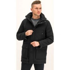 Kurtka zimowa Strellson Russel 30017539. Czarne kurtki męskie Strellson, na zimę, m, bez wzorów, z bawełny, bez kaptura. W wyprzedaży za 529,00 zł.