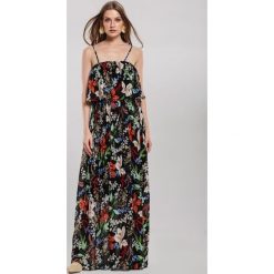 Czarna Sukienka Very Easy. Czarne sukienki damskie Renee, na lato, m, bez wzorów, z tkaniny, bez kołnierzyka, bez rękawów, maxi. Za 119,99 zł.