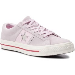 Tenisówki CONVERSE - One Star Ox 163194C Pink Foam/Enamel Red/Egret. Różowe półbuty damskie Converse, bez wzorów, ze skóry, bez zapięcia. W wyprzedaży za 259,00 zł.