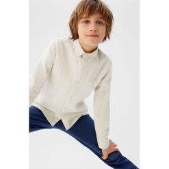 Mango Kids - Koszula dziecięca Dario 110-164 cm. Koszule chłopięce Mango Kids, bez wzorów, z bawełny, klasyczne, z klasycznym kołnierzykiem, z długim rękawem, długie. Za 69,90 zł.