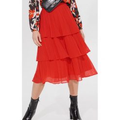 Plisowana midi spódnica - Czerwony. Czerwone spódniczki damskie Mohito, bez wzorów, midi. Za 139,99 zł.