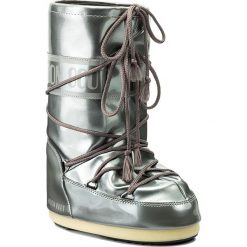 Śniegowce MOON BOOT - Vinile Met. 14021400004 Argento M. Szare kozaki dziewczęce marki Moon Boot, bez zapięcia. W wyprzedaży za 339,00 zł.