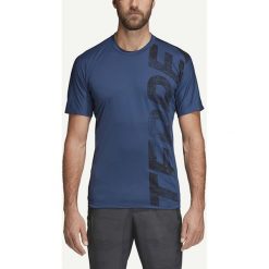 Adidas Performance Koszulka Niebieski. Niebieskie podkoszulki męskie adidas Performance, z nadrukiem, z poliesteru, z krótkim rękawem. Za 223,95 zł.