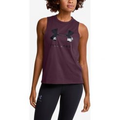 Under Armour Sportstyle Podkoszulek Fioletowy. Fioletowe podkoszulki damskie Under Armour, l, z nadrukiem, z bawełny, bez kołnierzyka. Za 119,95 zł.