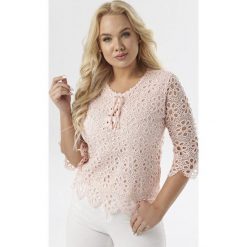 Jasnoróżowa Bluzka Aererinda. Różowe bluzki damskie Born2be, xl, bez wzorów, bez kołnierzyka, bez rękawów. W wyprzedaży za 59,99 zł.