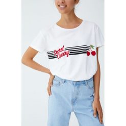 Koszulka z rysunkiem wiśni. Szare t-shirty damskie marki Pull&Bear. Za 24,90 zł.