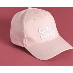 Czapka z daszkiem Gym Hard - Różowy. Różowe czapki damskie marki Sinsay. Za 14,99 zł.