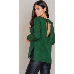 Swetry klasyczne damskie: NA-KD Sweter z dzianiny na plecach – Green