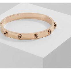 Tory Burch LOGO STUD HINGE BRACELET Bransoletka rose goldcoloured. Czerwone bransoletki damskie na nogę Tory Burch. Za 549,00 zł.