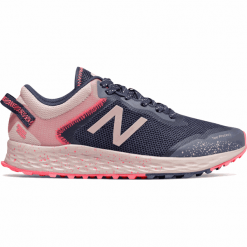 New Balance Fresh Foam Arishi Trail - WTARISR1. Pomarańczowe buty sportowe damskie New Balance, bez wzorów, z materiału, tenisowe. Za 349,99 zł.