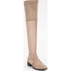Buty zimowe damskie: BEŻOWE KOZAKI MUSZKIETERKI
