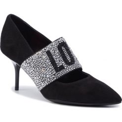 Szpilki LOVE MOSCHINO - JA10107G18IA0000 Nero. Czarne półbuty damskie Love Moschino, z aplikacjami, ze skóry, eleganckie, bez obcasa, na obcasie, bez zapięcia. W wyprzedaży za 549,00 zł.