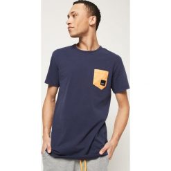 O'Neill Shape Koszulka Niebieski. Niebieskie podkoszulki męskie O'Neill, s, bez wzorów, z bawełny, z krótkim rękawem. Za 137,95 zł.