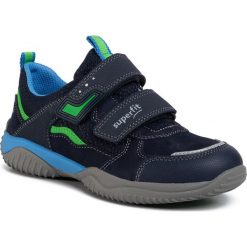 Sneakersy SUPERFIT - 1-006382-8010 S Blau/Grun. Niebieskie trampki chłopięce Superfit, bez wzorów, z zamszu, na rzepy. Za 269,00 zł.