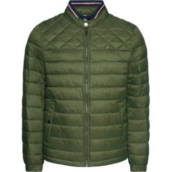 Kurtka puchowa TOMMY HILFIGER C Light Weight Padded Bomber MW0MW12001. Zielone kurtki męskie TOMMY HILFIGER, s, bez wzorów, z puchu, bez kaptura. Za 899,00 zł.