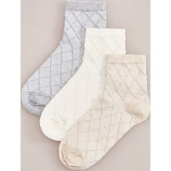 Skarpetki 3 pack - Beżowy. Brązowe skarpetki damskie Reserved, bez wzorów. W wyprzedaży za 14,99 zł.