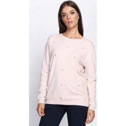 Jasnoróżowy Sweter Loved Again. Szare swetry klasyczne damskie Born2be, l, z okrągłym kołnierzem. Za 59,99 zł.