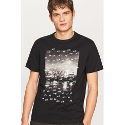 T-shirty męskie: T-shirt z motywem rowerów – Czarny