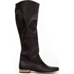 Wsuwane kozaki z tłoczeniem- skóra naturalna - model 125 - kolor czarny krokodyl. Czarne kozaki damskie Zapato, na lato, z jeansu, eleganckie, na wysokim obcasie, na płaskiej podeszwie, bez zapięcia. Za 499,00 zł.