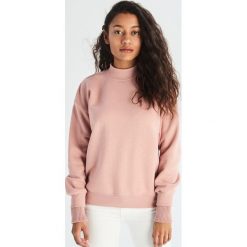 Bluza z golfem - Różowy. Różowe bluzy damskie marki Sinsay, s. Za 39,99 zł.