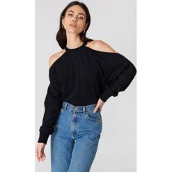 Bluzy rozpinane damskie: NA-KD Urban Bluza sportowa z odkrytymi ramionami – Black
