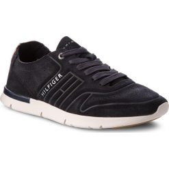 Sneakersy TOMMY HILFIGER - Unlined Th Light Suede Runner FM0FM01631 Midnight 403. Niebieskie sneakersy męskie TOMMY HILFIGER, na co dzień, bez wzorów, z zamszu, bez zapięcia. W wyprzedaży za 259,00 zł.