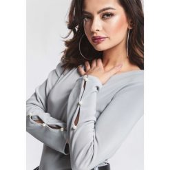 Szara Bluzka More Suitable. Szare bluzki damskie marki other, xl, bez wzorów, z dzianiny, bez kołnierzyka, z długim rękawem. Za 39,99 zł.