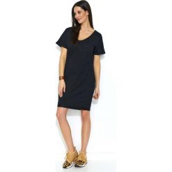 Czarna Dzianinowa Letnia Sukienka z Kieszeniami. Czarne sukienki damskie Molly.pl, na co dzień, na lato, s, bez wzorów, z dzianiny, eleganckie, bez kołnierzyka, bez rękawów, proste. Za 122,90 zł.