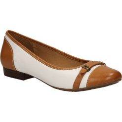 BALERINY CLARKS HENDERSON BIRD 2610804. Brązowe baleriny damskie Clarks, bez wzorów, bez obcasa. Za 199,99 zł.