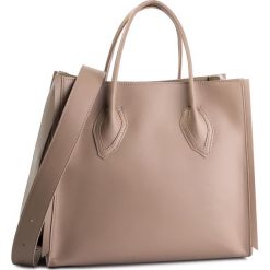 Torebka PATRIZIA PEPE - 2V8533/A4XR-B655 Real Taupe. Brązowe torebki klasyczne damskie Patrizia Pepe, bez wzorów, ze skóry, klasyczne, bez dodatków. W wyprzedaży za 1339,00 zł.
