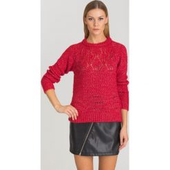 SWETER GUESS. Czerwone swetry damskie Guess, xl, z aplikacjami, z dzianiny, bez rękawów, bez kaptura. Za 252,45 zł.