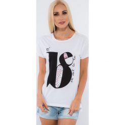 Biały Tshirt z Nadrukiem 21190. Białe t-shirty damskie marki Fasardi, m, z nadrukiem. Za 29,00 zł.