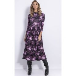 Sukienka midi w kwiaty ze stójką. Sukienki damskie e-margeritka.pl, w kwiaty, z bawełny, eleganckie, ze stójką, bez rękawów, midi. Za 179,99 zł.