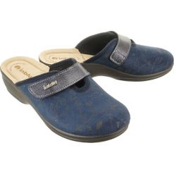 INBLU BJ-92 granatowy, kapcie, klapki damskie. Niebieskie koturny damskie Inblu, z aplikacjami, bez obcasa, na koturnie. Za 54,00 zł.