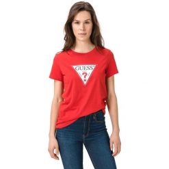 Guess Koszulka Czerwony. Czerwone koszulki damskie Guess, s, z nadrukiem, z bawełny, bez kołnierzyka, z krótkim rękawem. Za 157,95 zł.