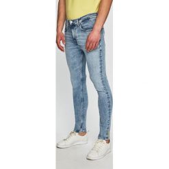 Calvin Klein Jeans - Jeansy Skinny Ankle. Niebieskie jeansy męskie Calvin Klein Jeans, bez wzorów. Za 299,90 zł.