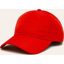 Lacoste - Czapka. Czerwone czapki męskie Lacoste, bez wzorów, z poliesteru. W wyprzedaży za 149,90 zł.