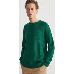 Sweter ze strukturalnej dzianiny - Zielony. Zielone swetry klasyczne męskie marki Reserved, s, z dzianiny. Za 119,99 zł.