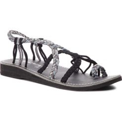Sandały LA MARINE - Calypso Flat Black Grey. Szare klapki damskie marki La Marine, bez wzorów, ze skóry ekologicznej, bez obcasa. W wyprzedaży za 109,00 zł.