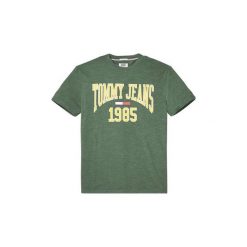 T-shirty z krótkim rękawem Tommy Jeans DM0DM05129 COLLEGIATE TEE. Zielone t-shirty męskie Tommy Jeans, s, bez wzorów, z jeansu, bez kołnierzyka, krótkie. Za 131,30 zł.