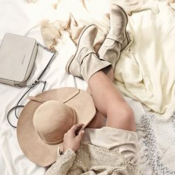Wsuwane botki z klamerką - skóra naturalna - model 426 - kolor beżowy. Brązowe botki damskie Zapato, ze skóry, bez obcasa, bez zapięcia. W wyprzedaży za 319,20 zł.