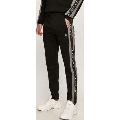 G-Star Raw - Spodnie. Czarne spodnie męskie G-Star RAW, s, z aplikacjami, z bawełny, retro. Za 469,90 zł.