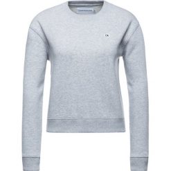 Bluza Calvin Klein Jeans Skyway J20J211790. Czarne bluzy damskie Calvin Klein Jeans, s, bez wzorów, z bawełny, bez rękawów, bez kaptura. W wyprzedaży za 209,00 zł.