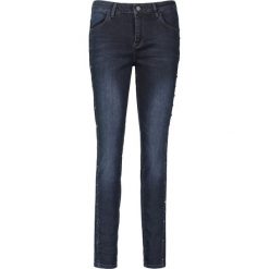 Dżinsy "Antonia" - Skinny fit - w kolorze granatowym. Niebieskie jeansy damskie Rosner. W wyprzedaży za 217,95 zł.
