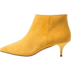 KIOMI Ankle boot yellow. Żółte botki damskie skórzane KIOMI. Za 379,00 zł.